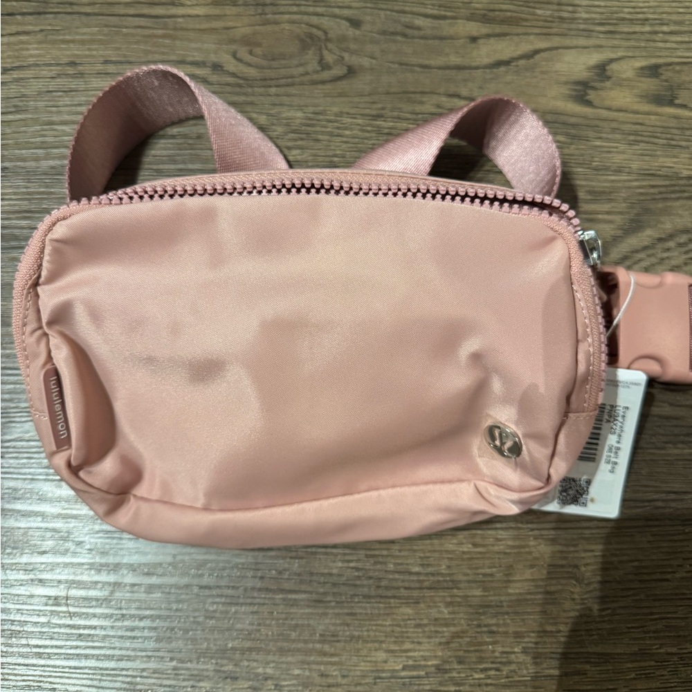 Lululemon wear everywhere belt bag